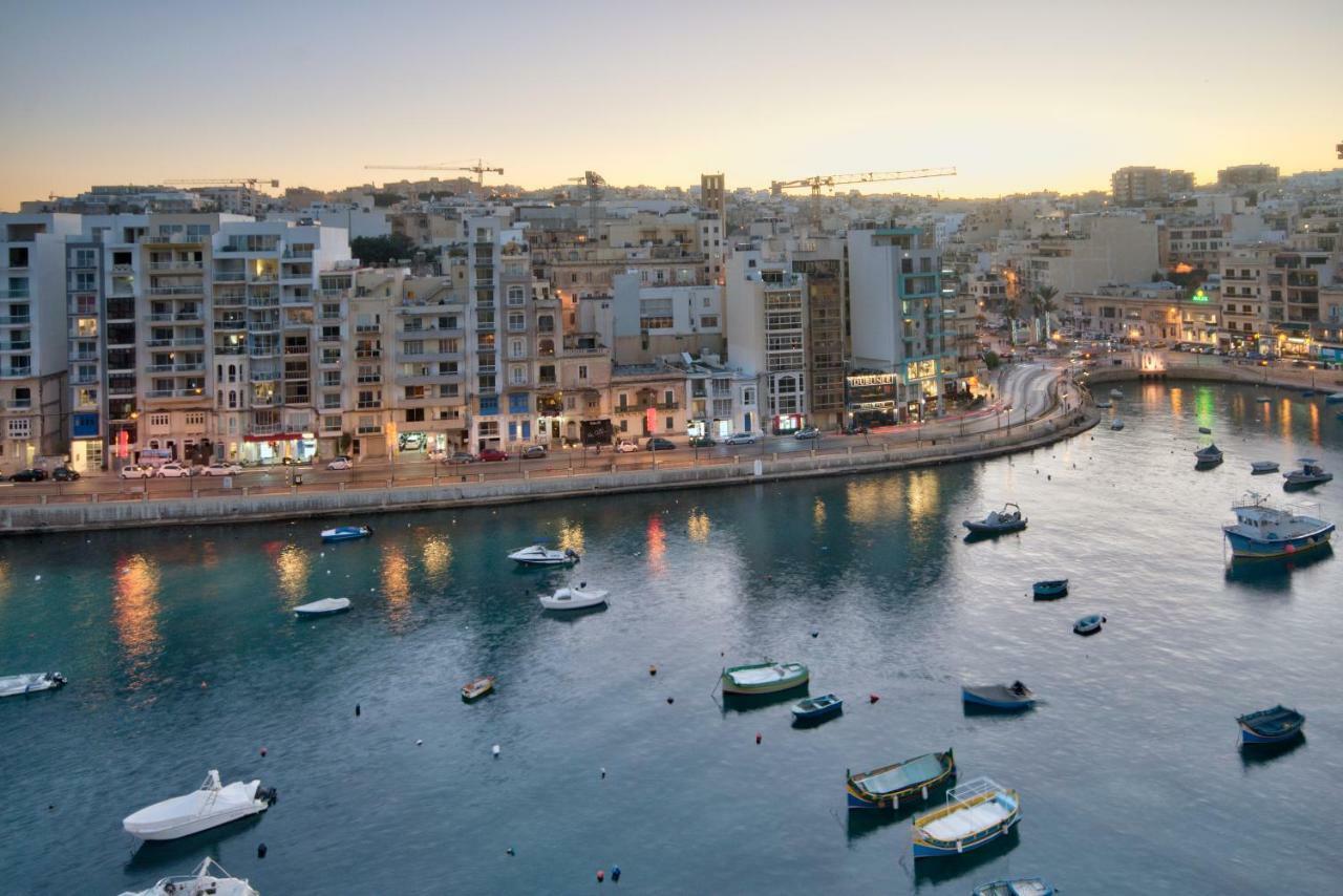 Spinola Court - Stunning Seaview Apartment & Penthouse On Spinola Bay By Shortletsmalta Сент Джулианс Экстерьер фото